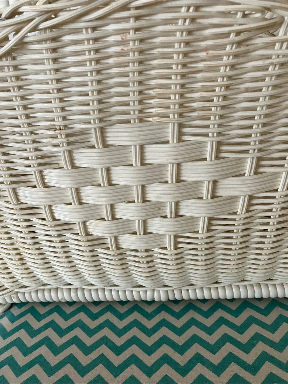 Boho Style White Wicker Magazine/Storage Rack, Weatherproof - Picture 4 of 11